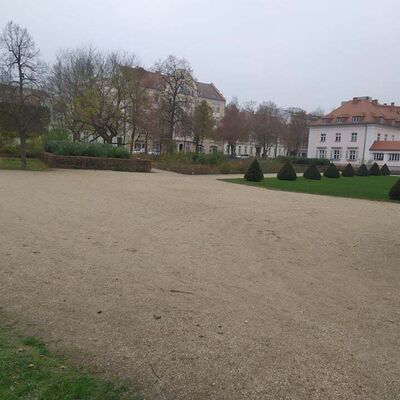 Bild vergr&ouml;&szlig;ern: Boulefeld Anger