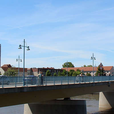 Stadtbrücke mit Blick auf den Oderturm 2015