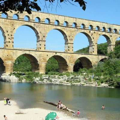 Bild vergrößern: Nimes Aquädukt Pont du Gard