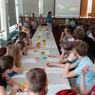 Bild vergrößern: Workshop in der Stadt- und Regionalbibliothek / Warsztat w bibliotece