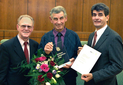 Bild vergrößern: ehemaliger Radsportler Gustav Adolf (Täve) Schur, Preisträger Reinhard Scheer und Oberbürgermeister Dr. Martin Wilke