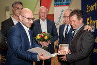 Bild vergrößern: Der Frankfurter Radsportclub 90 e.V. erhält den Hermann-Weingärtner-Preis 2019