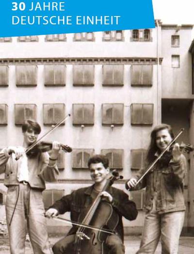 Bild vergrößern: Schülerinnen und Schüler der Musikschule 1991