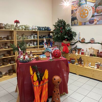 Bild vergr&ouml;&szlig;ern: Angebot im Laden der Gronenfelder Werkstätten