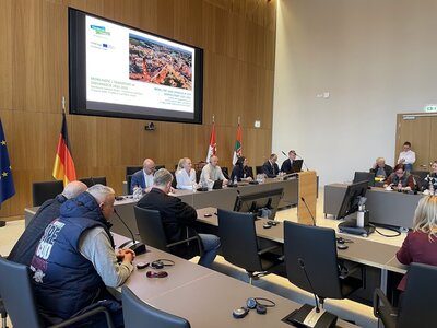 Bild vergr&ouml;&szlig;ern: Treffen Stadtverordnete 05.03.2026
