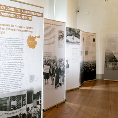 Ausstellung "Einige waren Nachbarn"